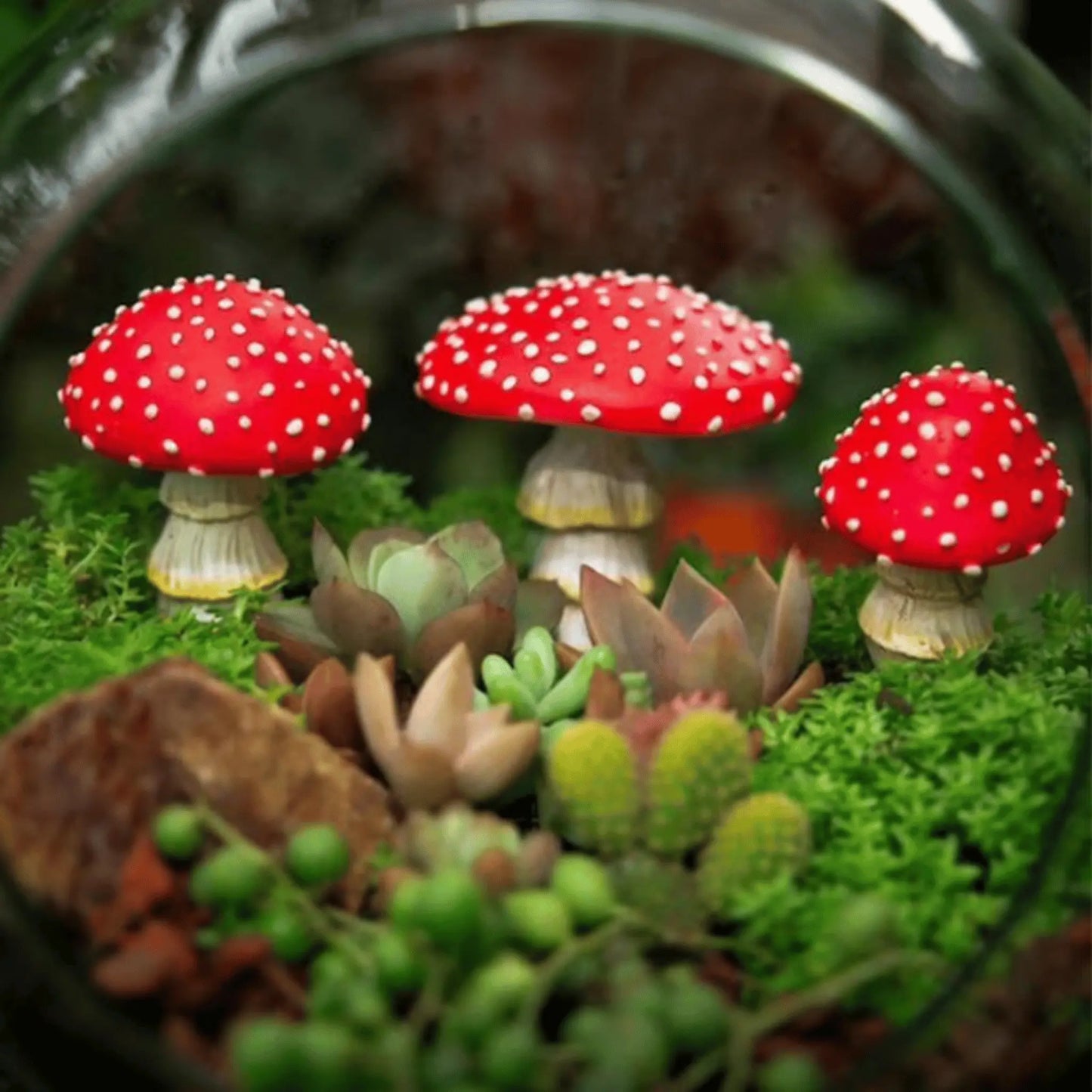 Miniature Red Mushroom Set - Enchanting Garden Ornaments